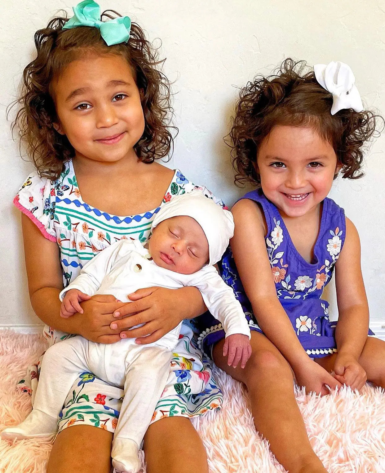 White Newborn Outfit - Baby Coming Home Outfit (Newborn - 12 months)