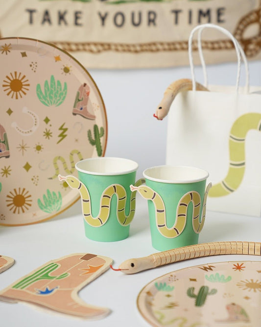 Western Cowboy Party Cups – Snake Sticker Western Cups (x 12)