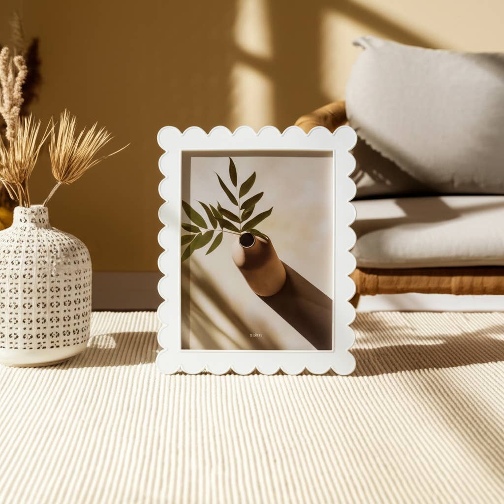 Resin Scallop Edge Decorative Photo Frame - White, 8x10 in.