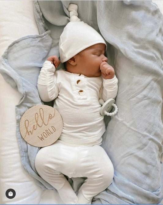 White Newborn Outfit - Baby Coming Home Outfit (Newborn - 12 months)