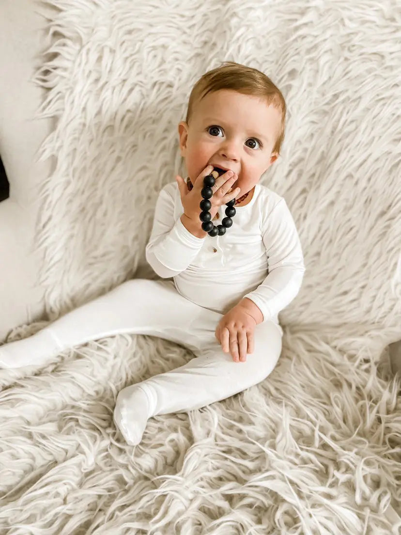 White Newborn Outfit - Baby Coming Home Outfit (Newborn - 12 months)